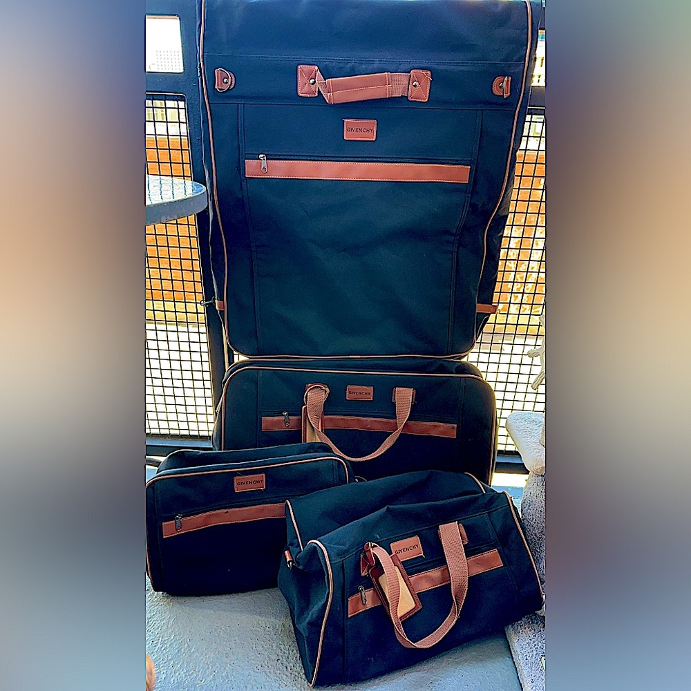 GIVENCHY Vintage Canvas 4-piece Travel Set